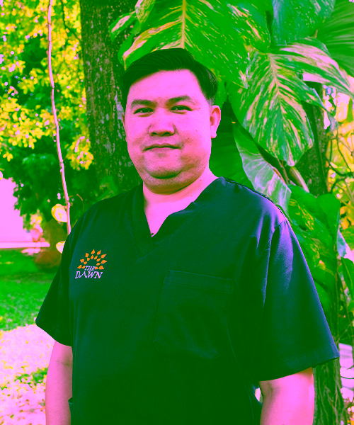ชนะพงษ์ พิมพ์วาปี พยาบาลผู้ผ่านการอบรมการใช้เครื่อง TMS